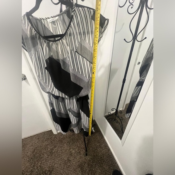 Speechless Black and White Sleeveless Midi Sundress - Picture 5 of 6